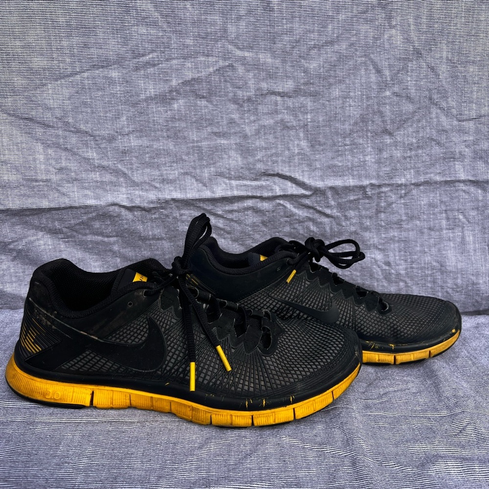 Nike Livestrong x Free Trainer 3.0 LAF Black Varsity Maize